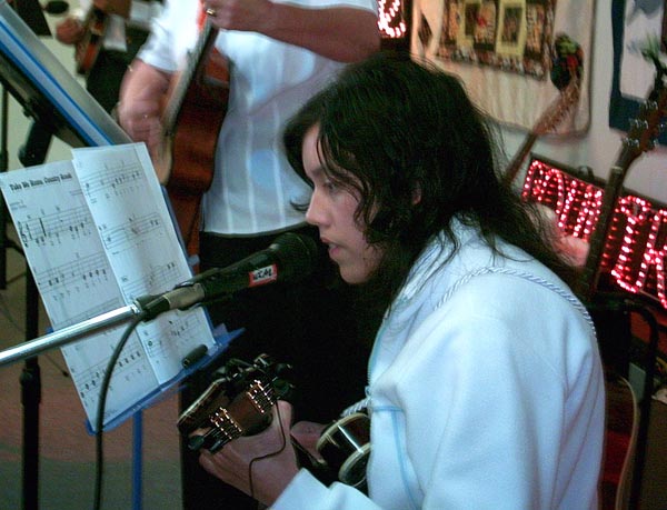 Joanne Usher with F5 Mandolin and Mandoharp Clip-On Pickup at Casino